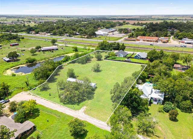 Property at 402 W Salty St, Thorndale, TX 76577