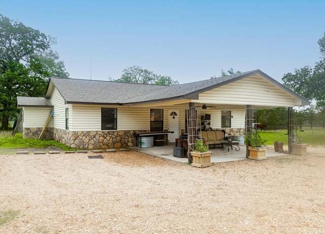 Property at 326 Zapalac Rd, Smithville, TX 78957, 3 beds, 2 baths