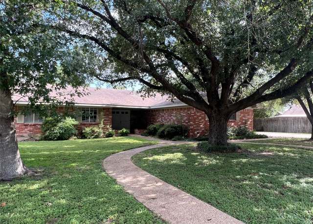 Property at 812 George St, Taylor, TX 76574, 3 beds, 2.5 baths