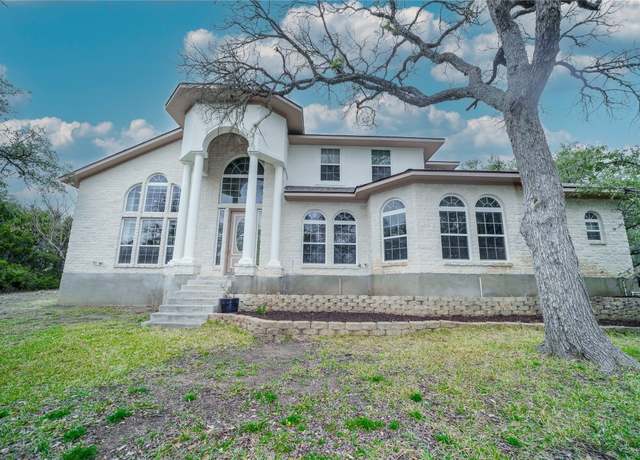 Property at 900 Wayside Dr, Wimberley, TX 78676, 3 beds, 2.5 baths