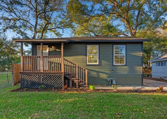 Property at 216 Armstrong St, San Marcos, TX 78666, 3 beds, 2 baths