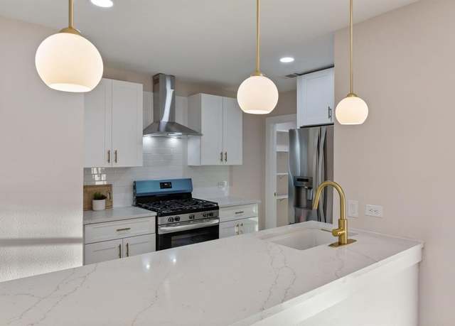Property at 216 Armstrong St, San Marcos, TX 78666, 3 beds, 2 baths