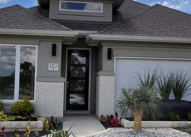 Property at 1712 Morning Mist Dr, Georgetown, TX 78628, 4 beds, 3 baths