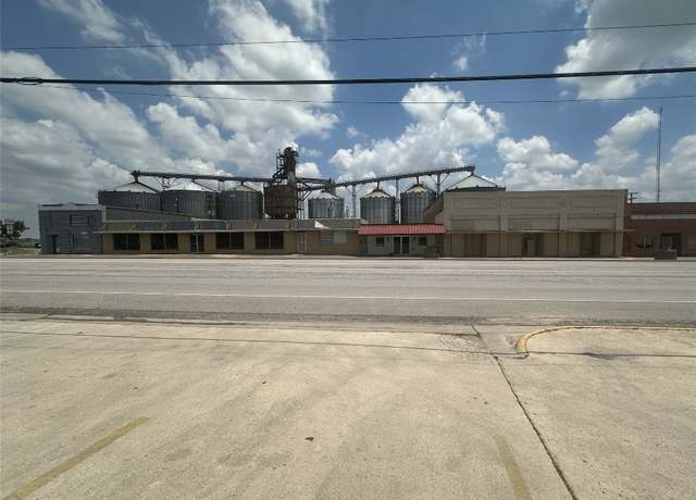 Property at 8 W Mesquite Ave, Rogers, TX 76569, 1 bed, 1 bath