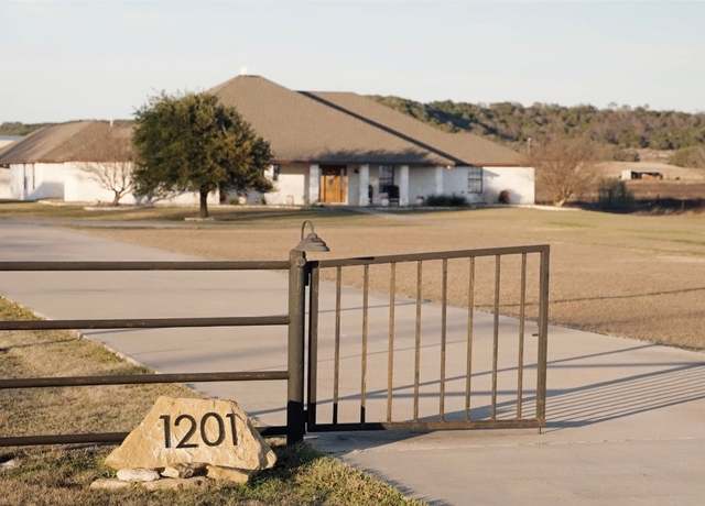 Property at 1201 Fm 107, Gatesville, TX 76528, 5 beds, 5 baths