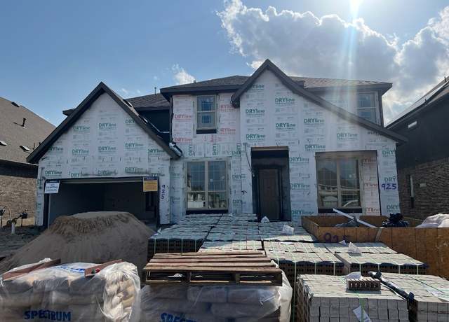 Property at 925 Old Garden Rd, Leander, TX 78641, 6 beds, 4 baths