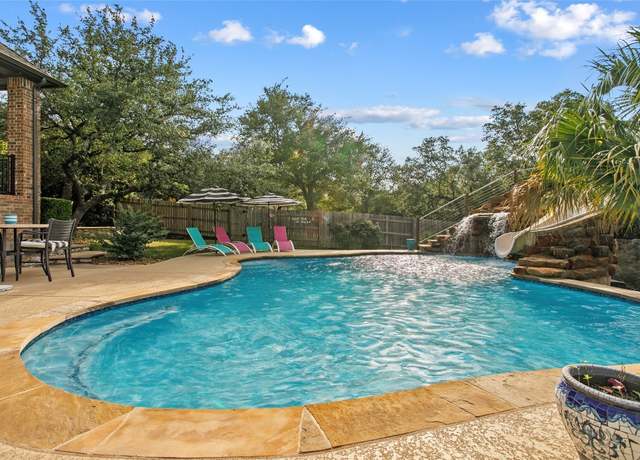 Property at 405 Mirafield Ln, Austin, TX 78737, 4 beds, 3.5 baths