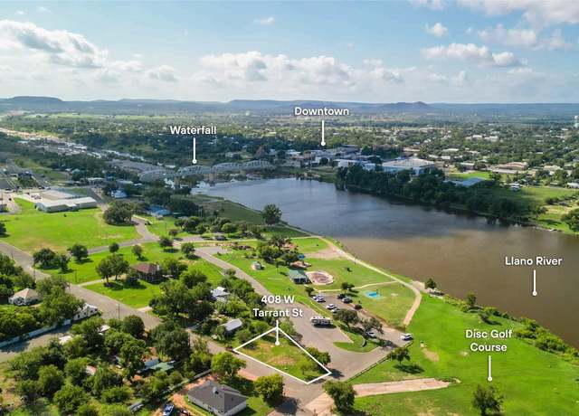 Property at 408 W Tarrant St, Llano, TX 78643