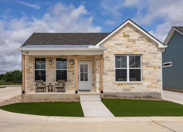 Property at 802 S Creek St #121, Fredericksburg, TX 78624, 2 beds, 2 baths