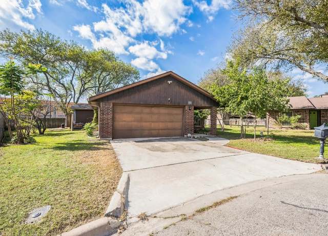 Property at 811 Ross Cir, Lockhart, TX 78644, 3 beds, 2 baths