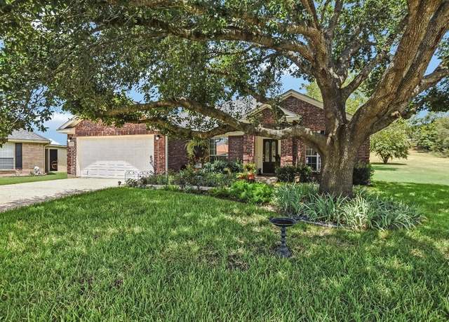 Property at 127 Fairway Ct, Bastrop, TX 78602, 3 beds, 2 baths