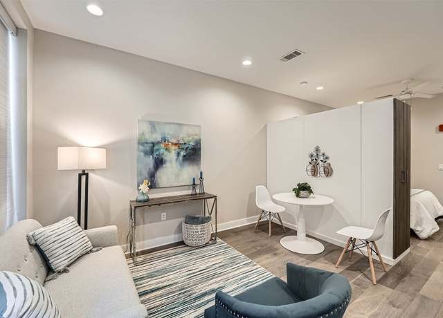 Property at 1800 E 4th St #208, Austin, TX 78702, 1 bath