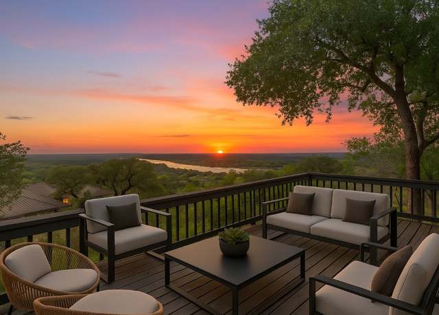 Property at 510 Circle Rd, Horseshoe Bay, TX 78657, 3 beds, 3 baths
