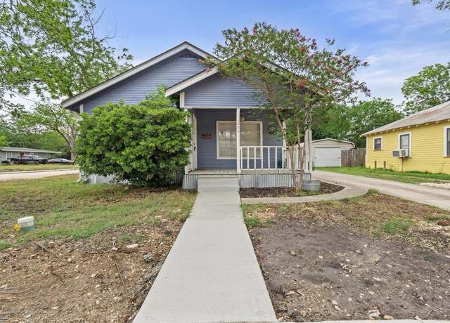 Property at 1033 N Milam St, Seguin, TX 78155, 2 beds, 1 bath
