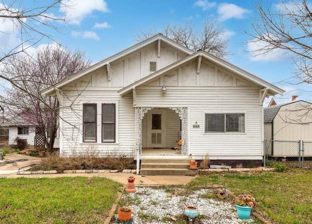 Property at 804 Main St, Liberty Hill, TX 78642, 2 beds, 2 baths