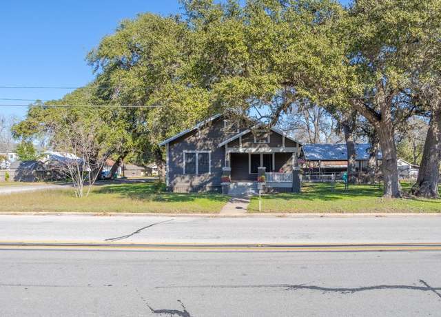 Property at 707 Jefferson St, La Grange, TX 78945, 2 beds, 1 bath