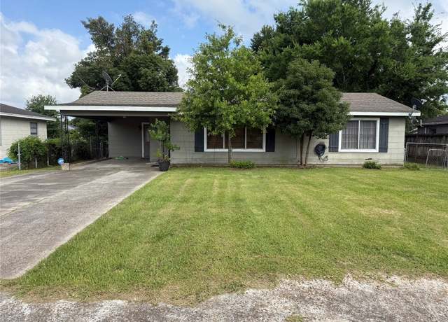Property at 2325 11th St, Port Neches, TX 77651, 3 beds, 1 bath