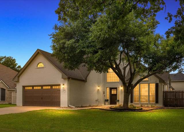 Property at 134 Brentwood Dr, Georgetown, TX 78628, 4 beds, 3.5 baths