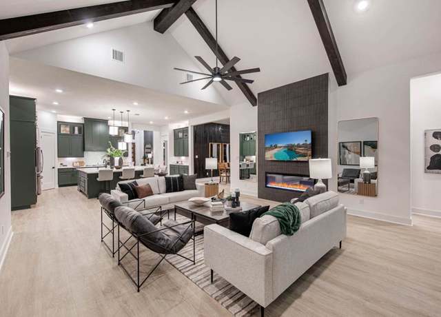 Property at 19125 Hopper Ln, Austin, TX 78738, 4 beds, 3.5 baths