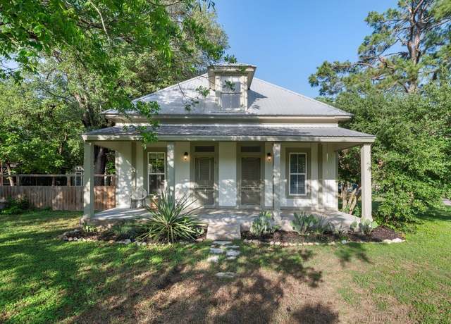 Property at 301 N Avenue F, Elgin, TX 78621, 3 beds, 2 baths