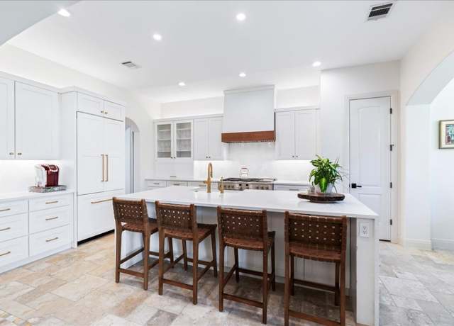 Property at 213 Black Wolf Run, Austin, TX 78738, 4 beds, 4.5 baths