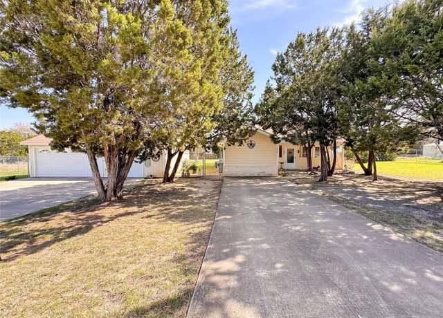 Property at 1510 Green Hill Dr, Canyon Lake, TX 78133, 3 beds, 2 baths