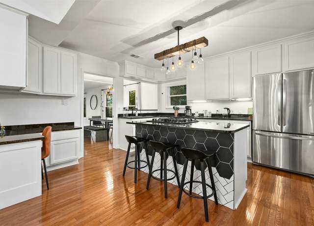 Property at 525 Barton Blvd, Austin, TX 78704, 3 beds, 2.5 baths