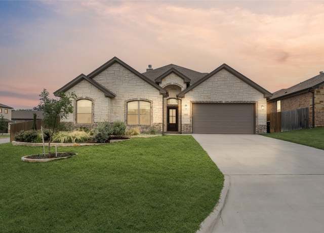 Property at 3405 Waggoner Dr, Belton, TX 76513, 5 beds, 3.5 baths