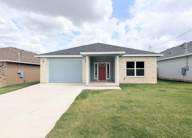 Property at 1712 E Avenue G, Lampasas, TX 76550, 3 beds, 2 baths