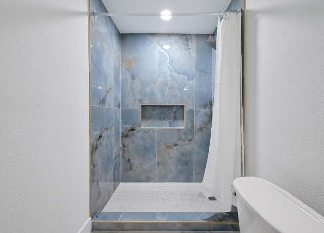 Property at 2303 E Side Dr #102, Austin, TX 78704, 2 beds, 2 baths
