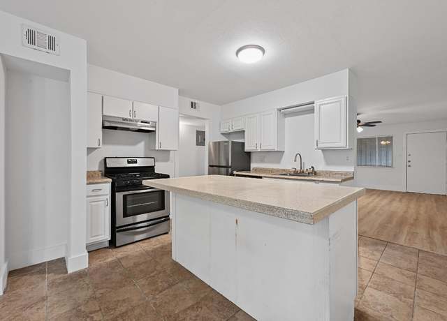 Property at 2303 E Side Dr #102, Austin, TX 78704, 2 beds, 2 baths