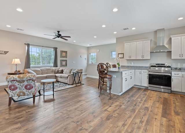 Property at 8023 Lakeview St, Volente, TX 78641, 2 beds, 1 bath