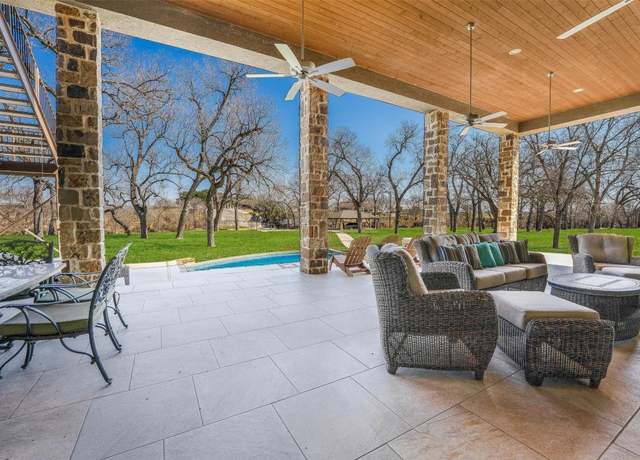 Property at 226 Bandit Beach Rd, New Braunfels, TX 78130, 4 beds, 4.5 baths