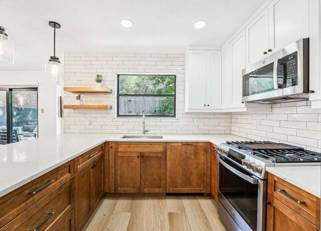 Property at 6610 Mesa Hollow Dr, Austin, TX 78750, 3 beds, 2 baths