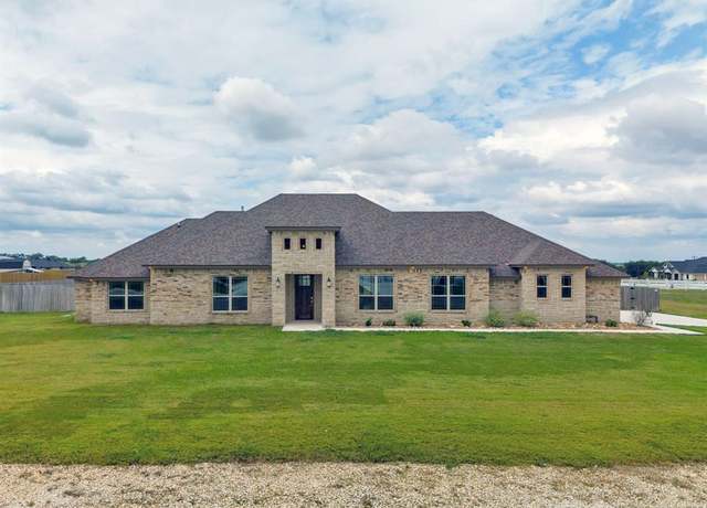 Property at 930 Inka Rd, Salado, TX 76571, 4 beds, 3 baths