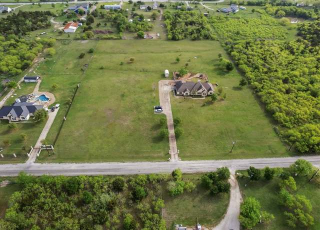 Property at 144 Escondido Dr, Del Valle, TX 78617, 4 beds, 2.5 baths