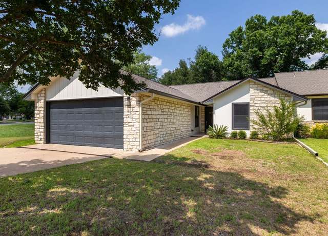 Property at 26 Fairway Ln, Meadowlakes, TX 78654, 3 beds, 2 baths