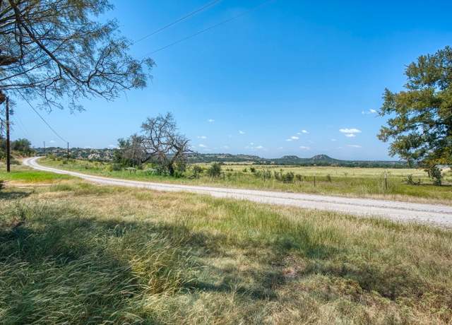 Property at 51 Ds Rd, Fredericksburg, TX 78624, 2 beds, 1 bath
