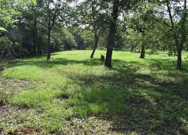 Property at 276 Arrowhead Dr, Smithville, TX 78957