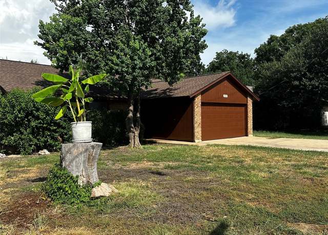 Property at 2201 Winchester Dr, Georgetown, TX 78626, 3 beds, 2 baths