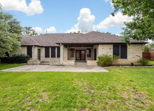 Property at 712 Middleton St, Rockdale, TX 76567, 4 beds, 3 baths