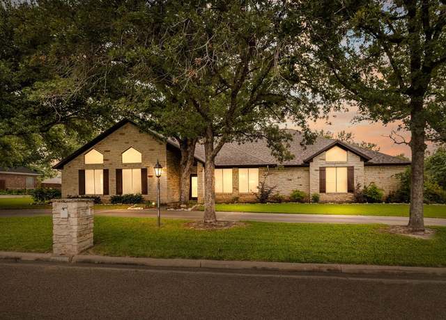 Property at 712 Middleton St, Rockdale, TX 76567, 4 beds, 3 baths