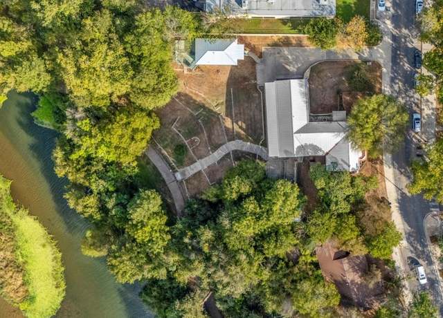 Property at 802 Main St, Bastrop, TX 78602, 4 beds, 5.5 baths