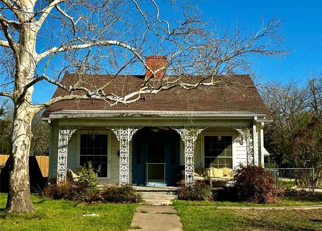 Property at 706 W 11th St, Taylor, TX 76574, 2 beds, 2 baths