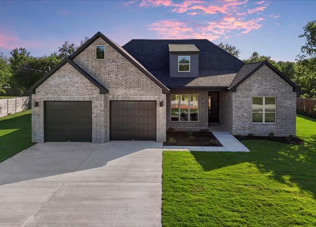 Property at 129 Naalehu Ct, Bastrop, TX 78602, 4 beds, 3 baths