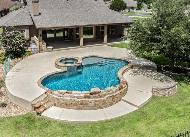 Property at 105 Quiet Oak Cv, Liberty Hill, TX 78642, 4 beds, 2.5 baths