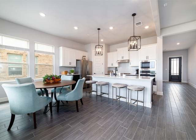 Property at 6816 Empresa Dr, Austin, TX 78738, 3 beds, 2 baths