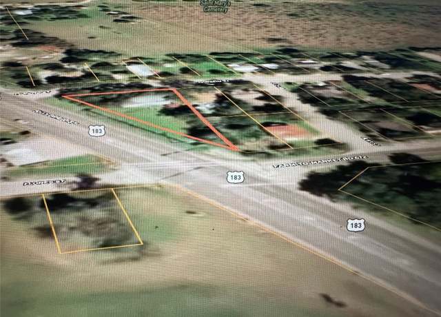 Property at 312 Laredo St, Lockhart, TX 78644, 3 beds, 1 bath