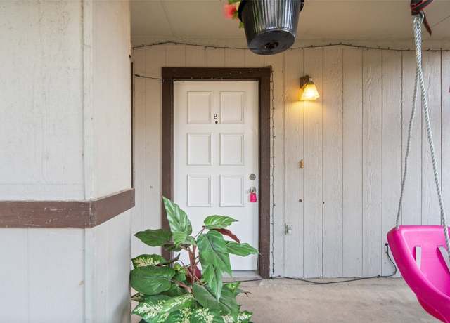 Property at 1010 Bird Creek Dr, Austin, TX 78758, 5 beds, 2.5 baths
