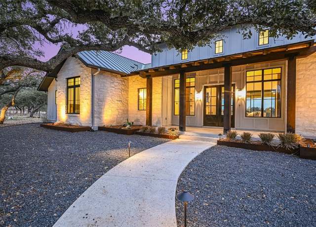 Property at 207 Gwendolyns Trl, Wimberley, TX 78676, 4 beds, 3.5 baths